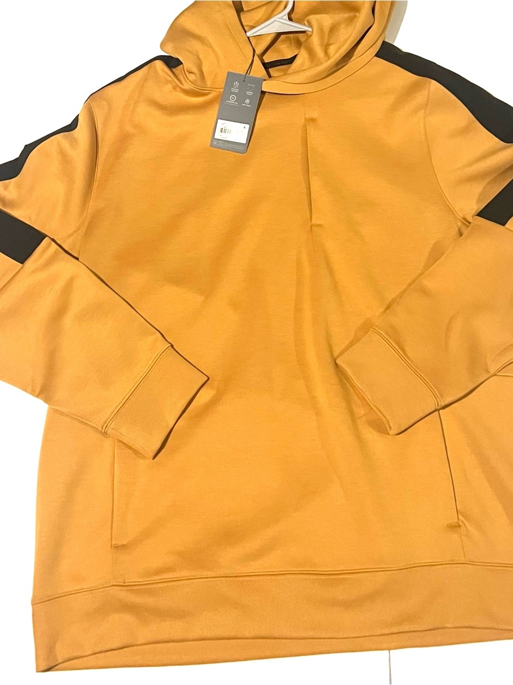 New VRST men’s XL fleece hoodie palomino gold